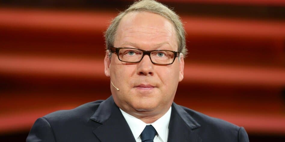 max otte in einem fernsehstudio als cdu politiker