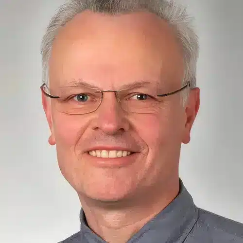 headshot of Peter Spiegel