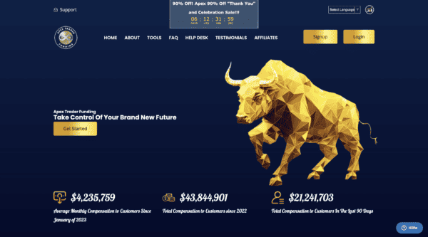 Das Bild zeigt die Website von Apex Trader Funding. Screenshot der Website von Apex Trader Funding mit einem goldenen, polygonalen Bullen auf dunkelblauem Hintergrund. Die Seite enthält Informationen zu Trading-Funding-Programmen und Auszahlungen an Kunden