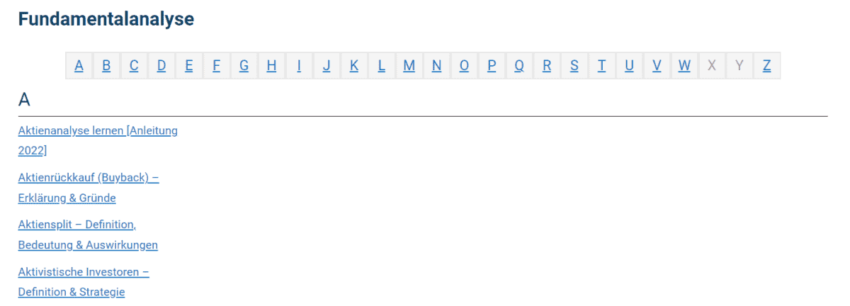 Glossar zur Fundamentalanalyse mit alphabetischer Navigation und einer Liste von Finanzbegriffen unter dem Buchstaben 'A', darunter Aktienanalyse, Aktienrückkauf, Aktiensplit und aktivistische Investoren.